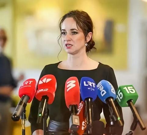 立陶宛新总理鲁吉涅内刚在维尔纽斯履新，就抛出了一则关于对华关系的表态，瞬间引发关