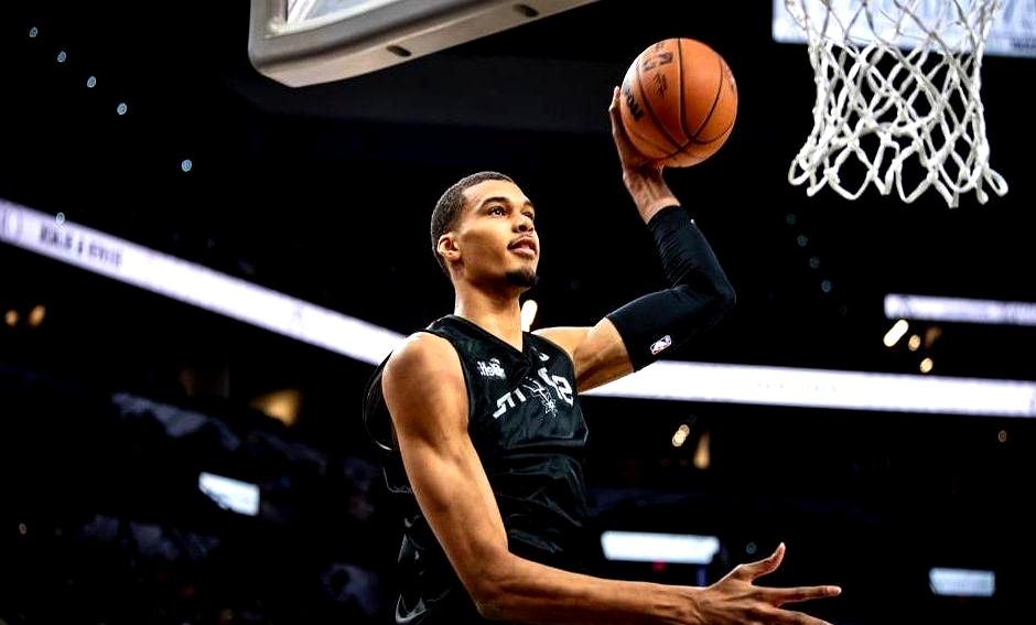 同样是3:1，命运却不是一个剧本。G4打完，四组比分摆在台上：马刺3:1开拓者