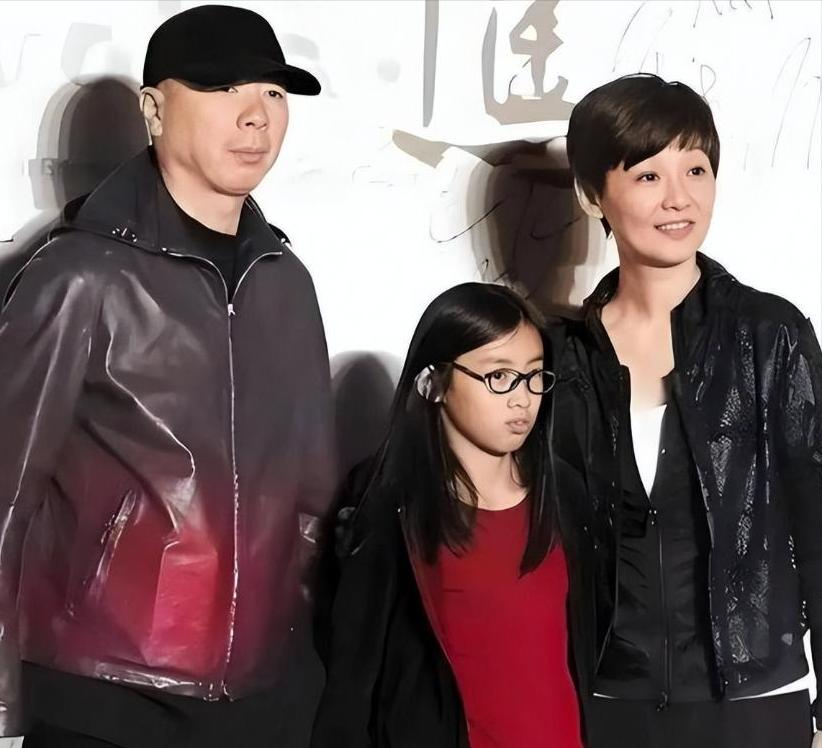 在纷繁复杂的影视圈，冯小刚与徐帆是公认的模范夫妻，二人于1999年登记结婚，