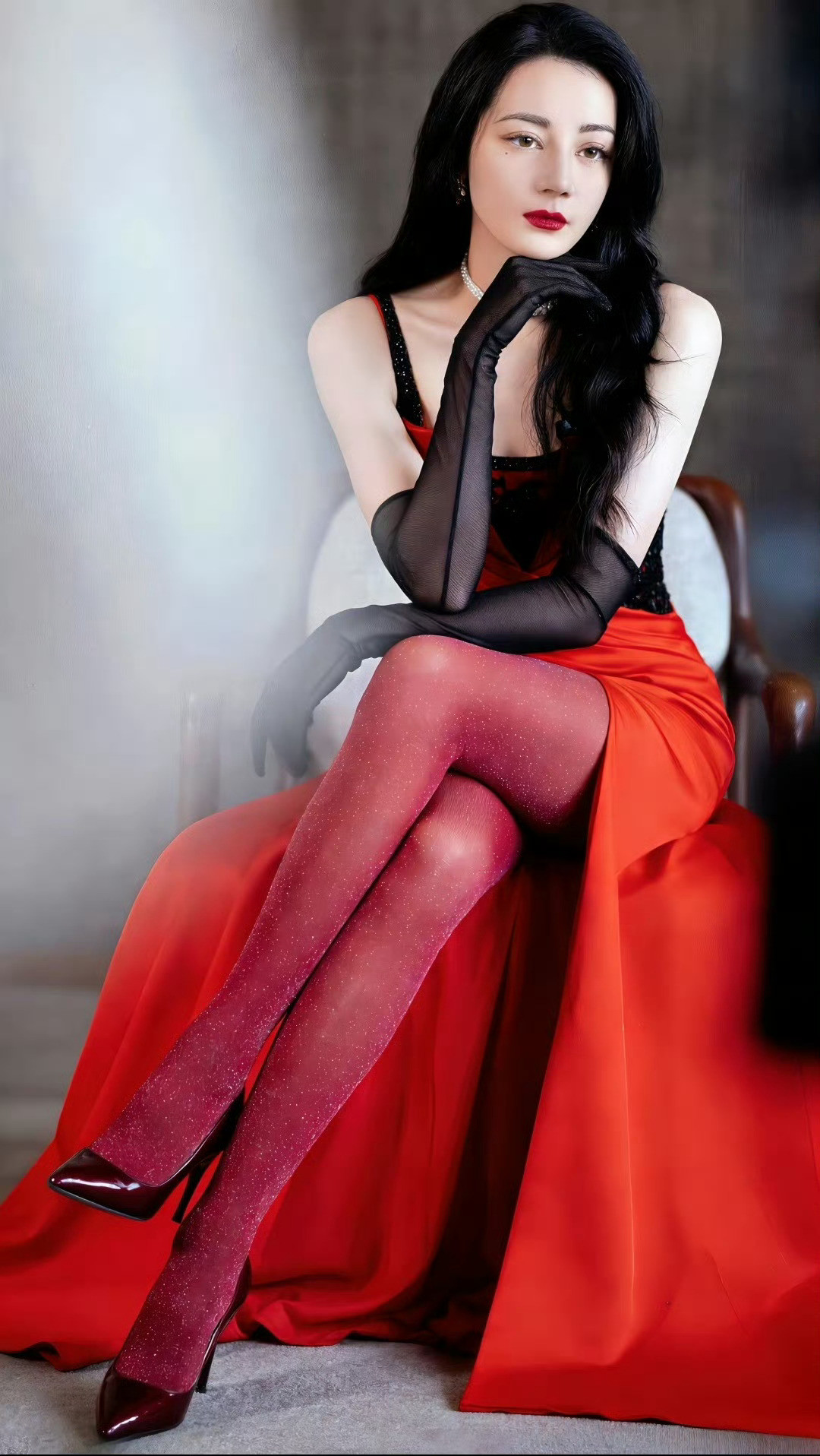 热巴性感的红丝袜