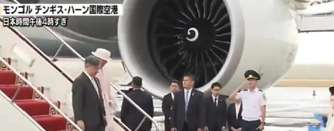 “关闭领空！让日本天皇待在蒙古国！”2025年7月6日，德仁天皇的专机