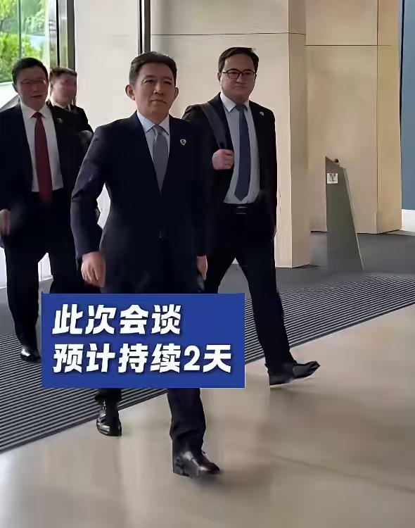 前些日子，贝森特表示李成钢太强硬了，希望我们能换人去谈，然而，在这一次中美吉隆坡