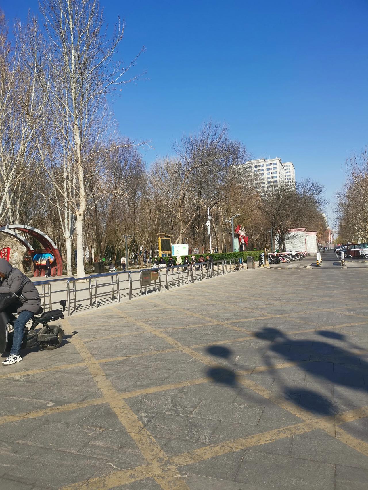 ，好看景色怕记不住！所以拍照！尤其春天，心情好，景色宜人，拍的照片都