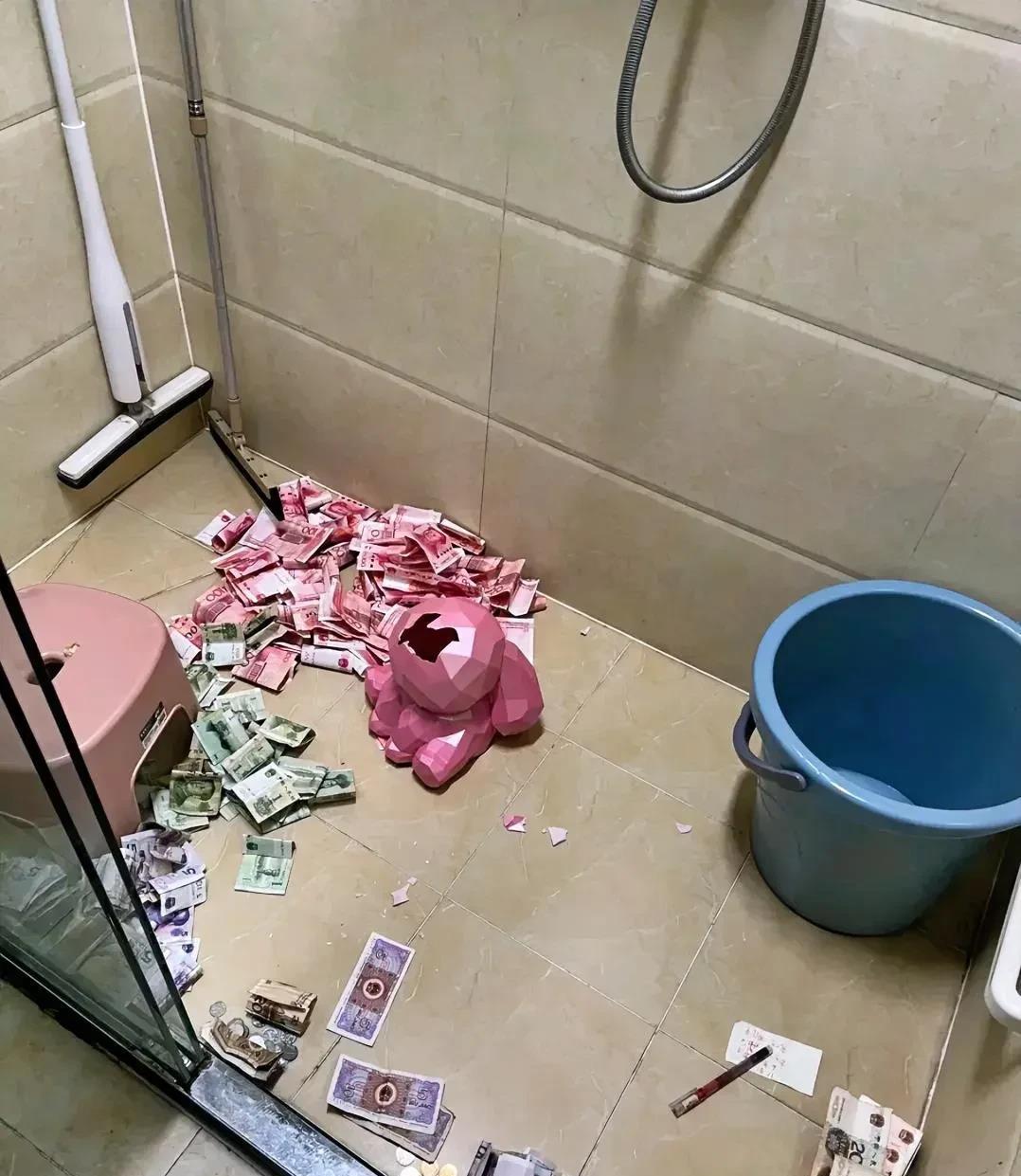 儿子一锤砸下去，我当场愣住了