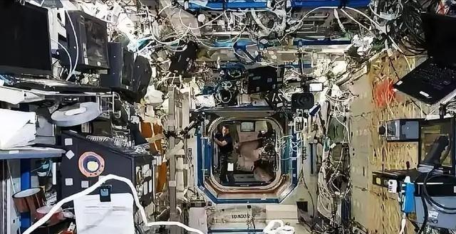 技不如人？为啥中国空间站只能上3个人，而国际空间站却能达到十几人？说的直白一些，