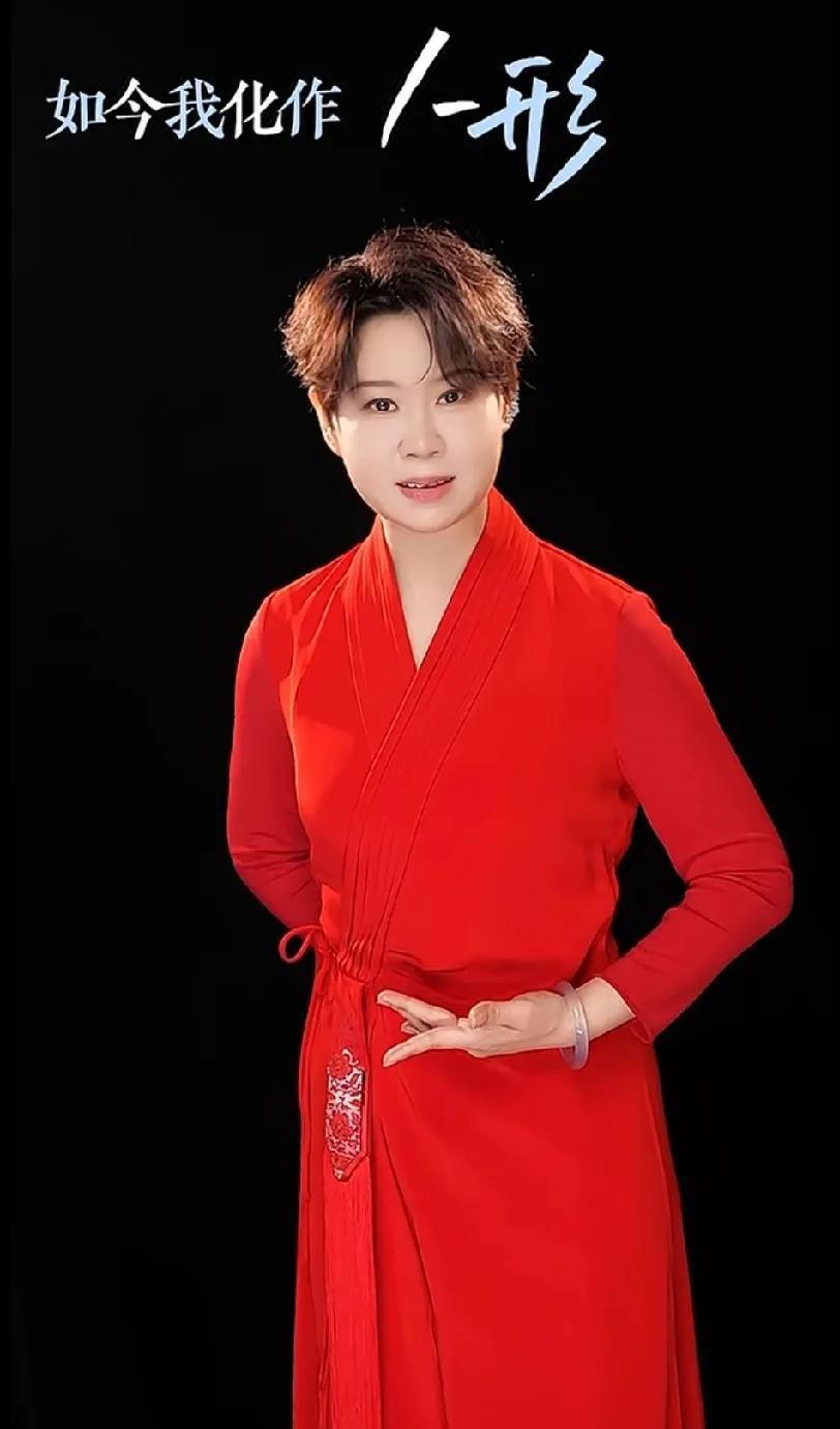 玻璃种，这种水500W起，绝对好货普通人戴真的也是假的她戴玻璃也是真的