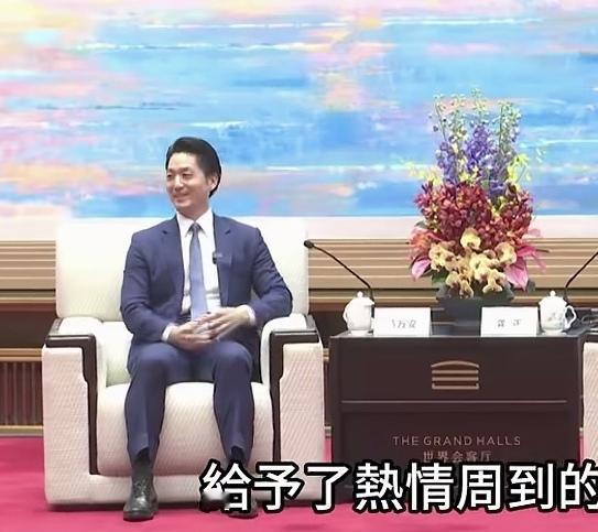 蒋万安多少有点没礼貌！虽然他的口才不错，仪表仪态也很好，但就是有点不大尊重人。主