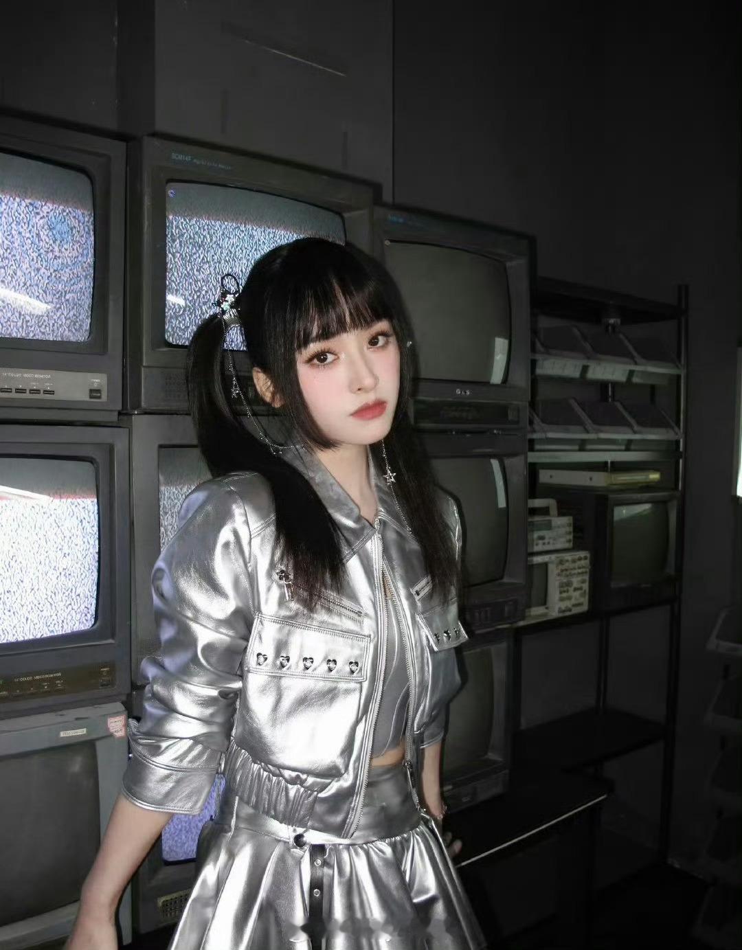 沈月的官方出图和生图