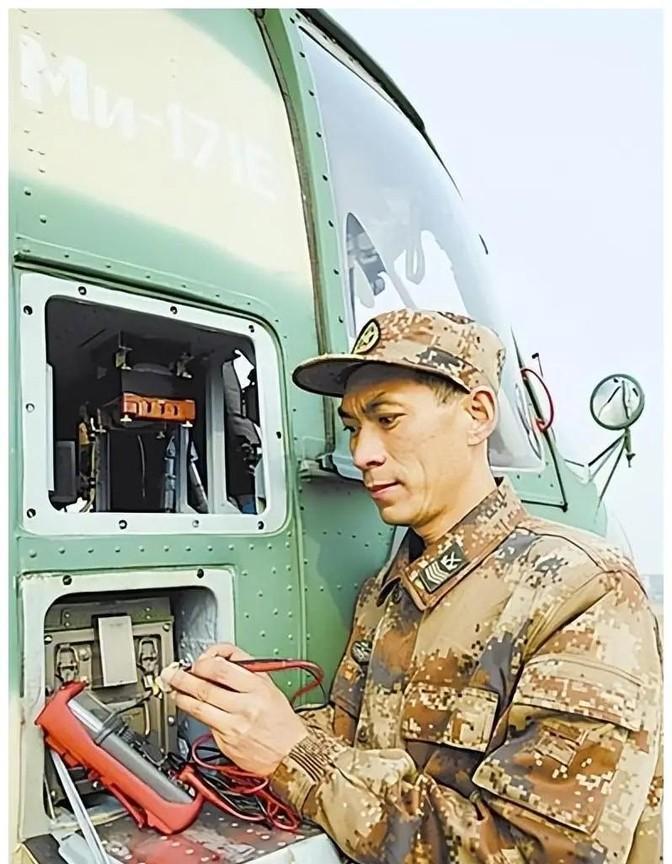 2000年，中国从俄罗斯进口了6架军机，谁料刚用没多久就坏了！俄方专家怎么修也修