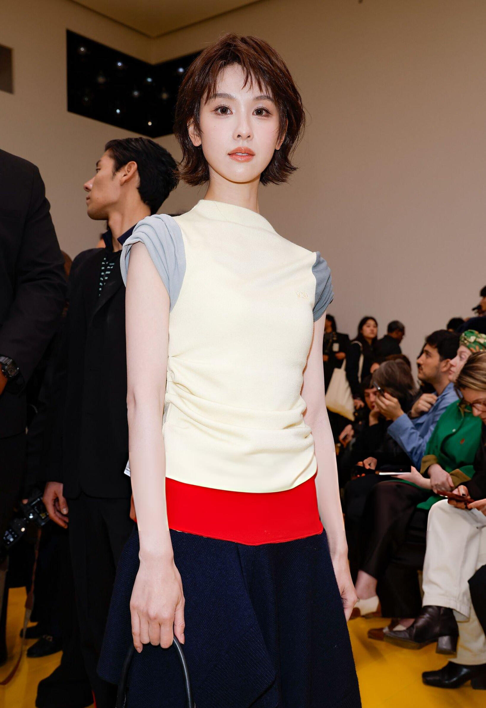 陈都灵xLoewe看秀生图美得像精灵短发陈都灵