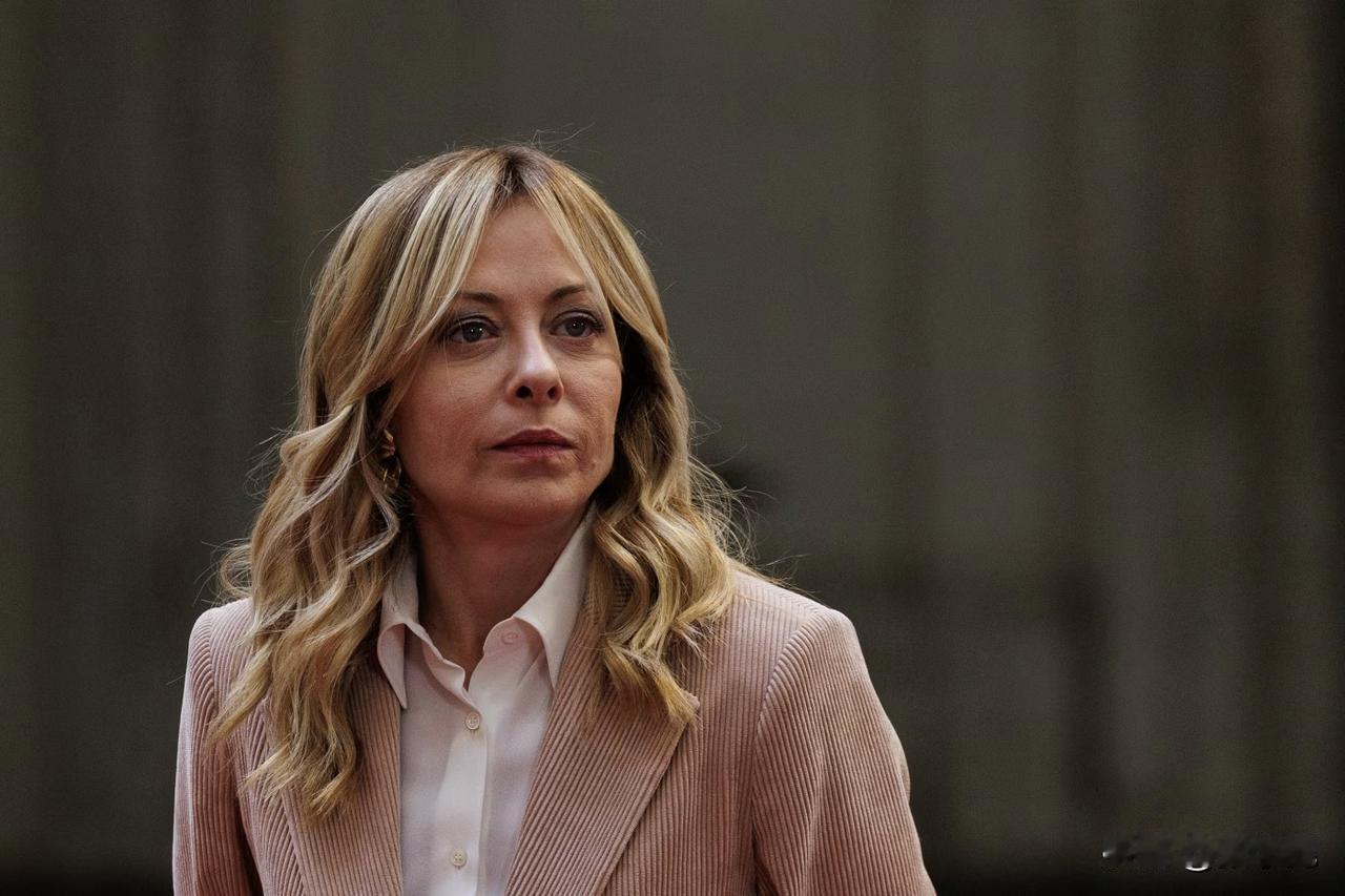 华尔街日报22日报道：“特朗普执政下的美国已在欧洲各地失去了信任，但意大利总理梅