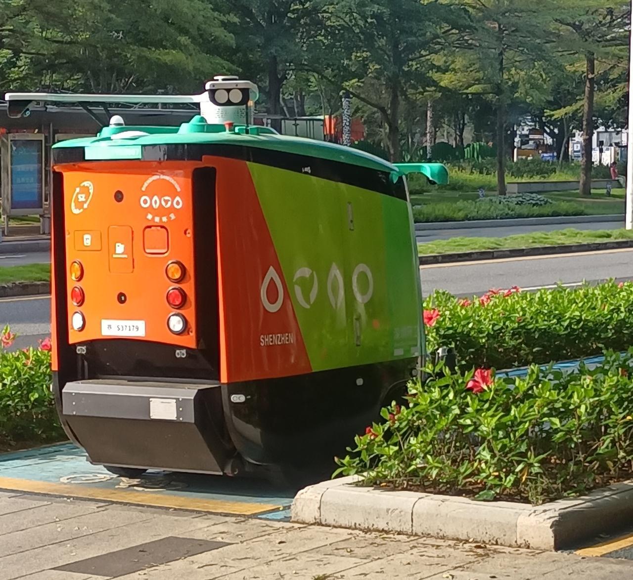 失业，就在一瞬间！在公司上班，每天午饭后好多同事都会在公司后门口抽烟，夏天到了