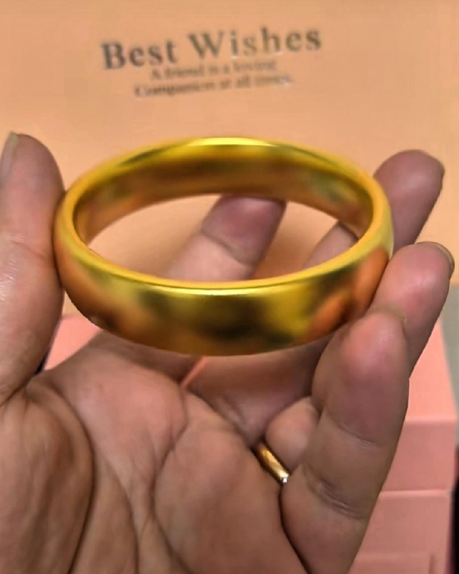 上周买到黄金的人，现在脸都要笑烂了吧！真的被今天的金价整得血压飙升！前几天大