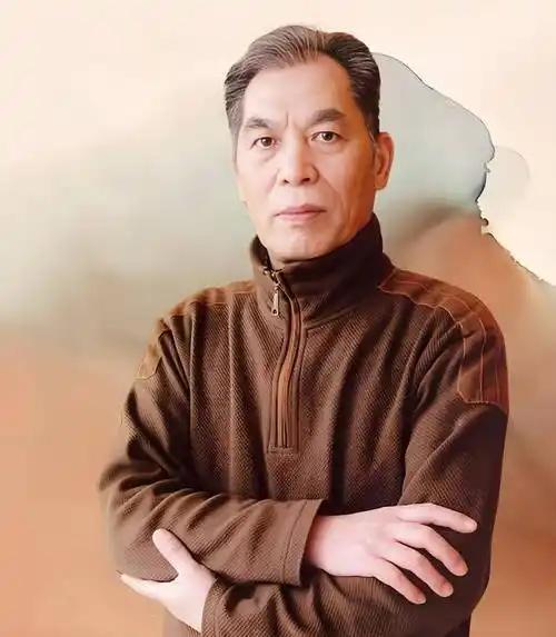 梁晓声说，一个家庭中，女性只要受过良好的教育，往往上可影响丈夫，下可教育孩子，远