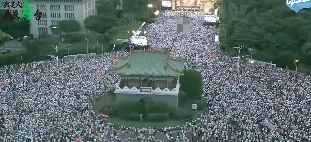 7.25抗议毒油集会取得超乎所有人想像的成功，功劳属于谁？25号那天，台北街
