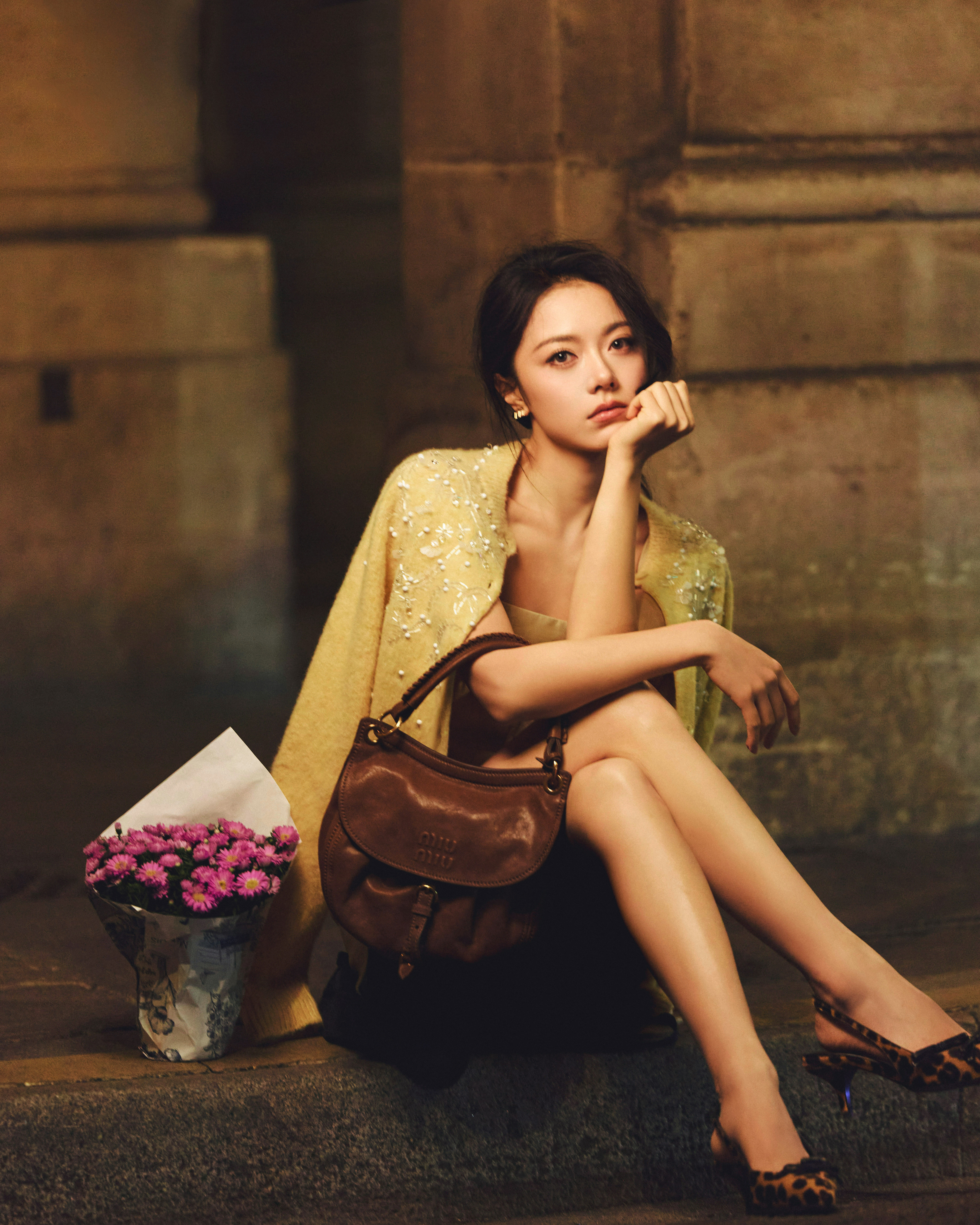 李沁赵今麦刘冲聚餐赵今麦豹纹高跟鞋👠