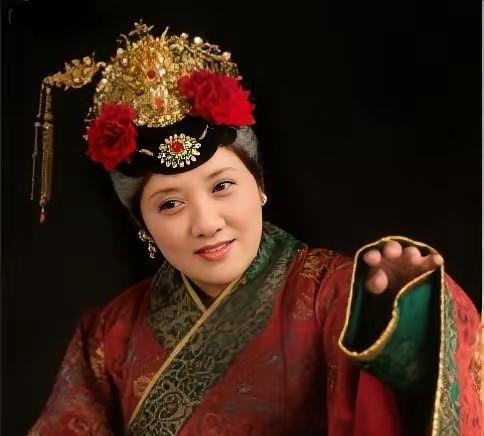 【前言】郑晓龙要拍新版《红楼梦》的劲爆消息一经传出，瞬间在网络炸开了锅。想想看