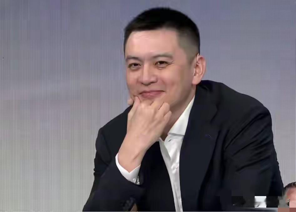 杨鸣签约北控，这条消息一看就不靠谱。这件事乍看起来符合逻辑，因为北控男篮没有