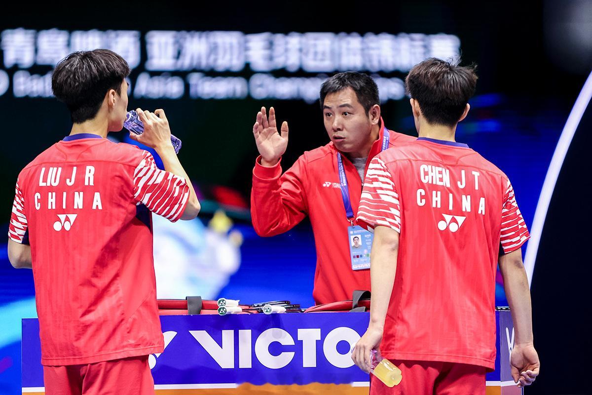 刘峻荣/陈俊廷创造惊喜为国羽扳平大比分~中国队2比2韩国队2026年亚洲羽毛球团