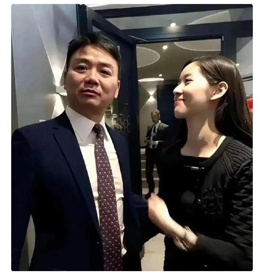 果然还是男人最懂男人。刘强东五十多岁了，又开了新公司，名字也很有意思，叫“天