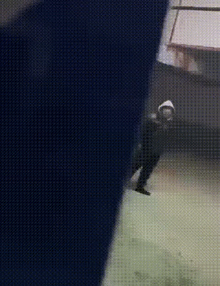 大哥这是喝了多少啊？感觉都把自己喝成了一口井。