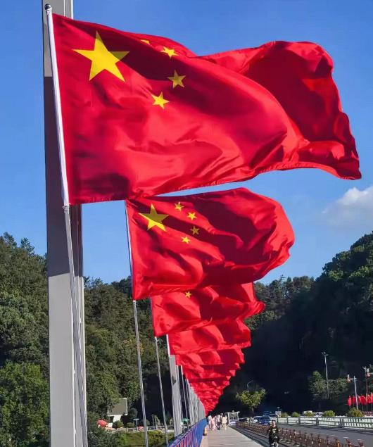 直截了当告知美军，中国政府和中国军队即将处理台湾问题。美军可以在中国军队划定的区