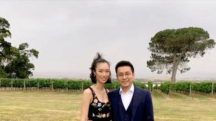 霍启仁求婚成功霍家三少霍启仁，闷声干大事！前脚郭晶晶奥运会露面，二哥霍启