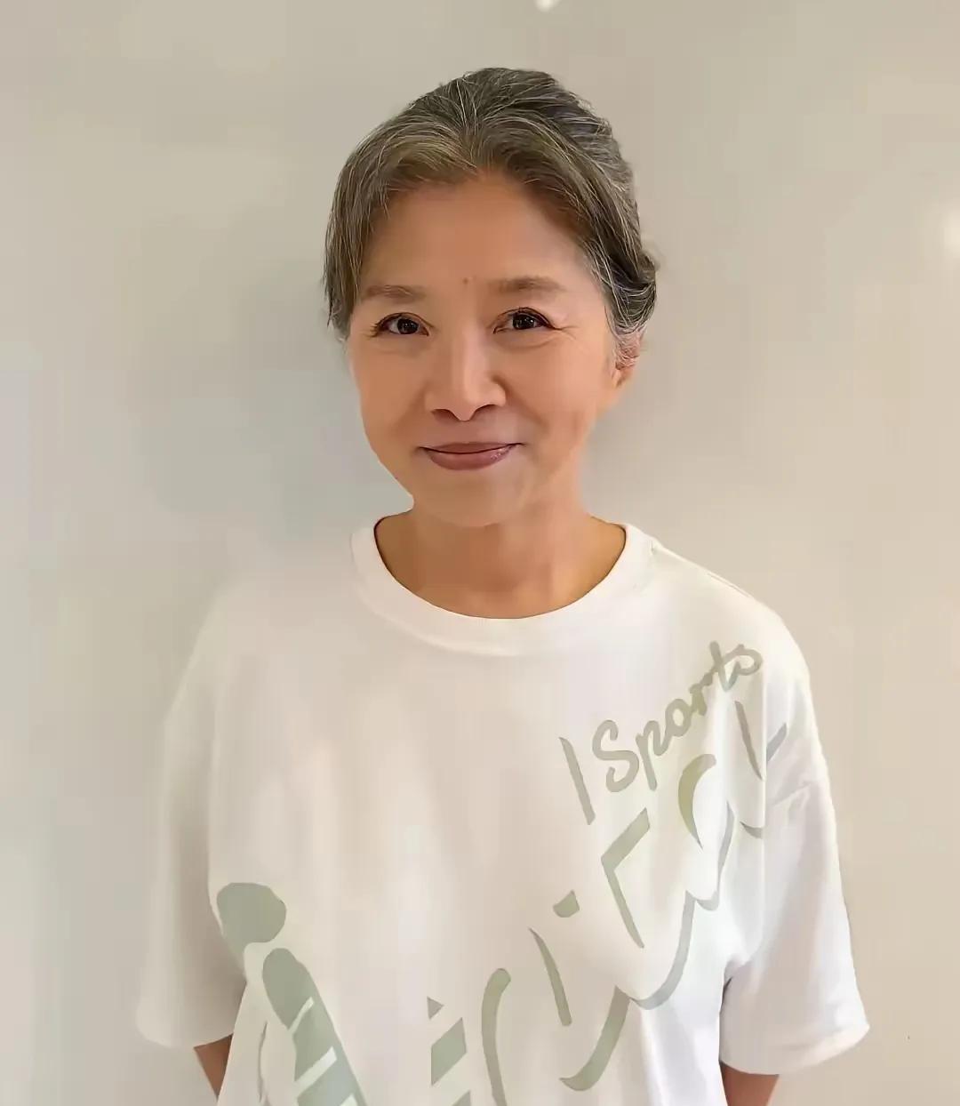 迟蓬现在才发告别文，纯属没想到66岁演《生万物》的大脚娘，这位66岁的“新人