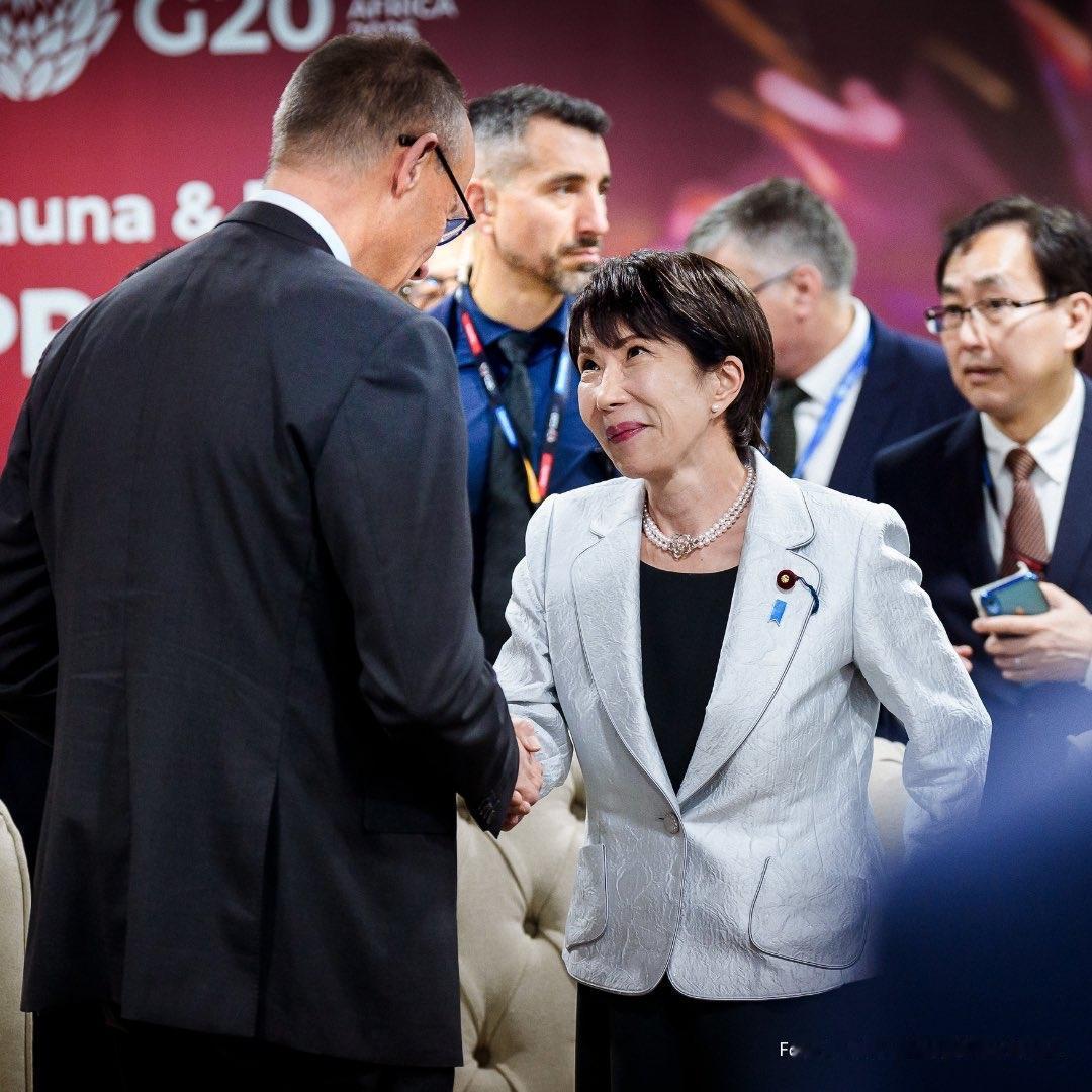 德国总理默茨今天发文说：“恭喜你赢得这次选举，亲爱的高市早苗。日本是德国的重要伙