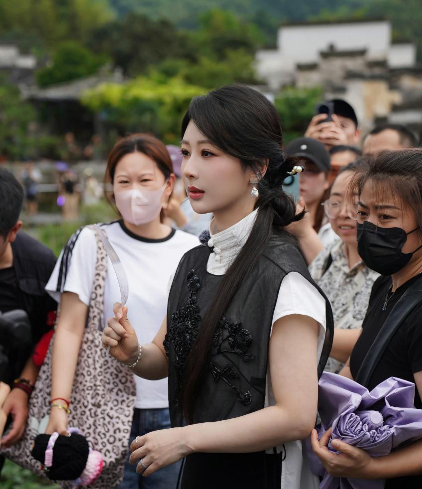杨紫去安徽了，不是为了旅游是为了救数据家业播到现在，云合市占率破了20%
