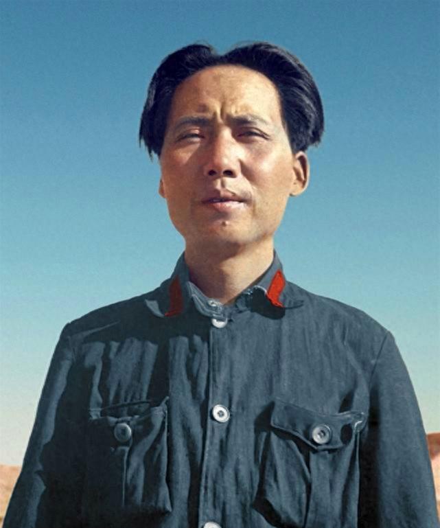 黄克诚将军晚年曾说：无论历史如何评价“十年运动”，毛主席始终是新中国的缔造者，是