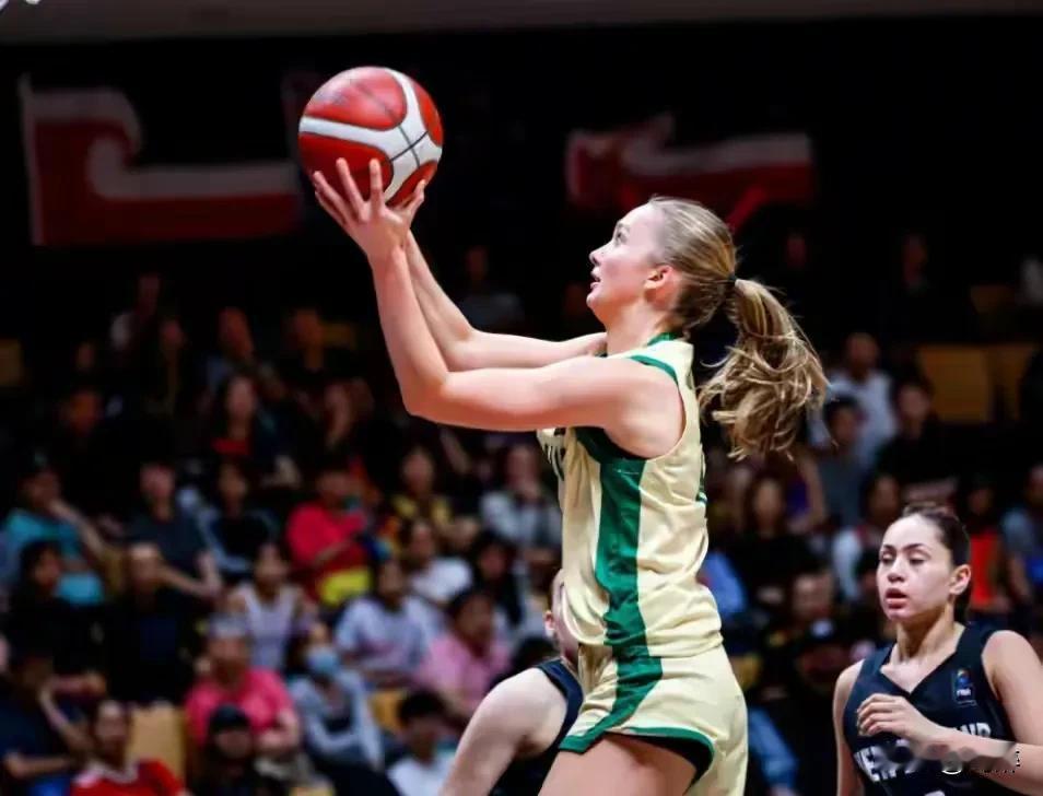 u16女篮亚洲杯决赛在两支非亚洲国家间展开实属滑稽和可悲。最终还是澳大利亚u1