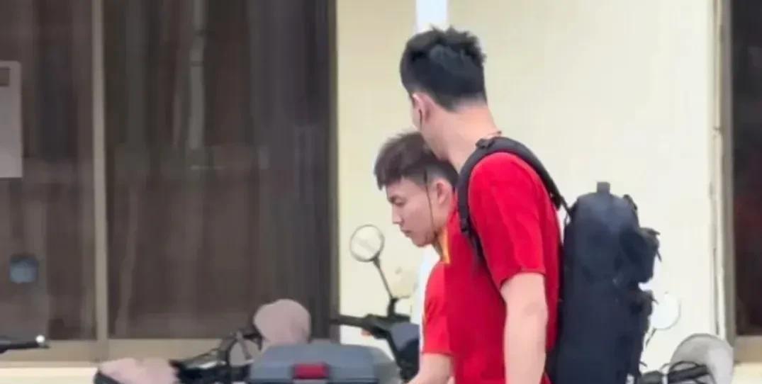 张镇麟徐杰国家队很亲密，当初矛盾咱就释怀了！目前中国男篮正在积极的备战训练，准
