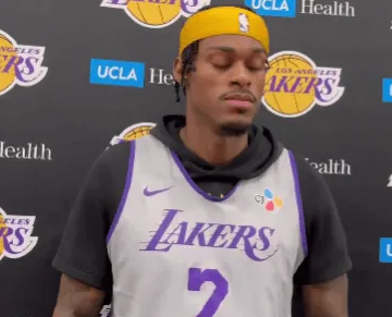 湖人球员贾里德-范德比尔特在今日训练结束后接受了记者的采访。谈教练组是否曾明确