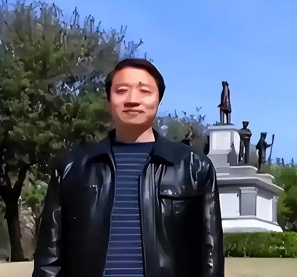 著名专家，竟然在三年里多次把国家机密卖给美国，给国家造成了惨重损失。专家本应是为