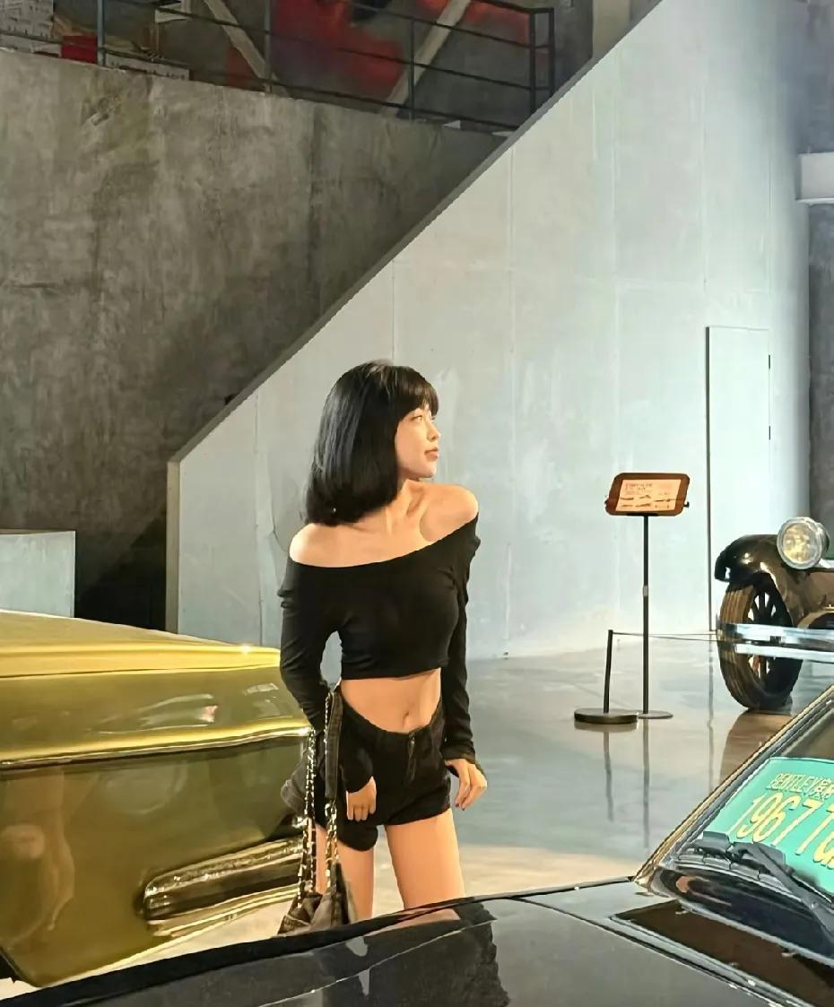 司晓迪这个名字，最近简直是捅了娱乐圈的马蜂窝。秦霄贤、李汶翰，一个个顶流的名字