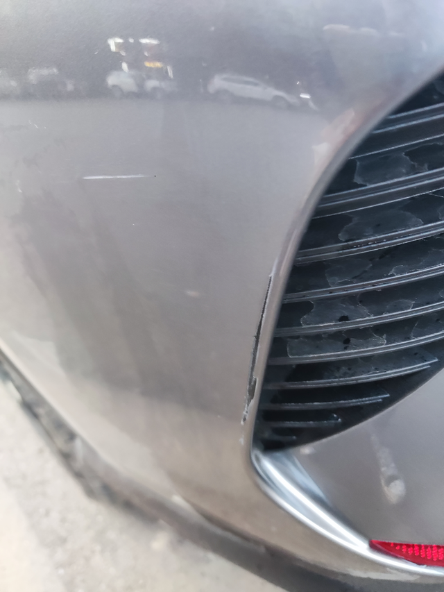 停路边车位里被剐蹭怎么处理啊提车不到一个月，自己开车很注意，每次停车都小心翼翼