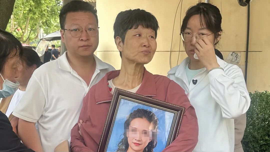 被家暴致死女子哥哥怒问:为何娶她?