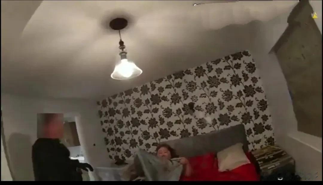 这个47岁的中年钱女士，拿了数十亿英镑，在英国买房子时候被苏格兰场盯上，看