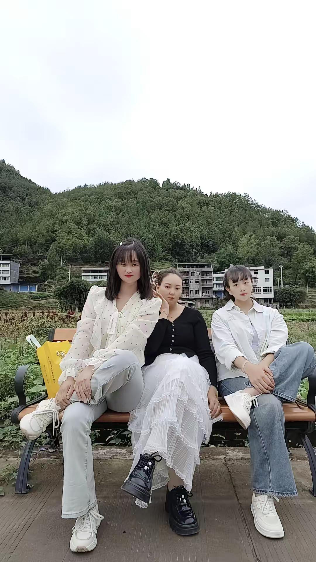 人各有病，能玩到一起的，不是三观一致，就是病情相似😂