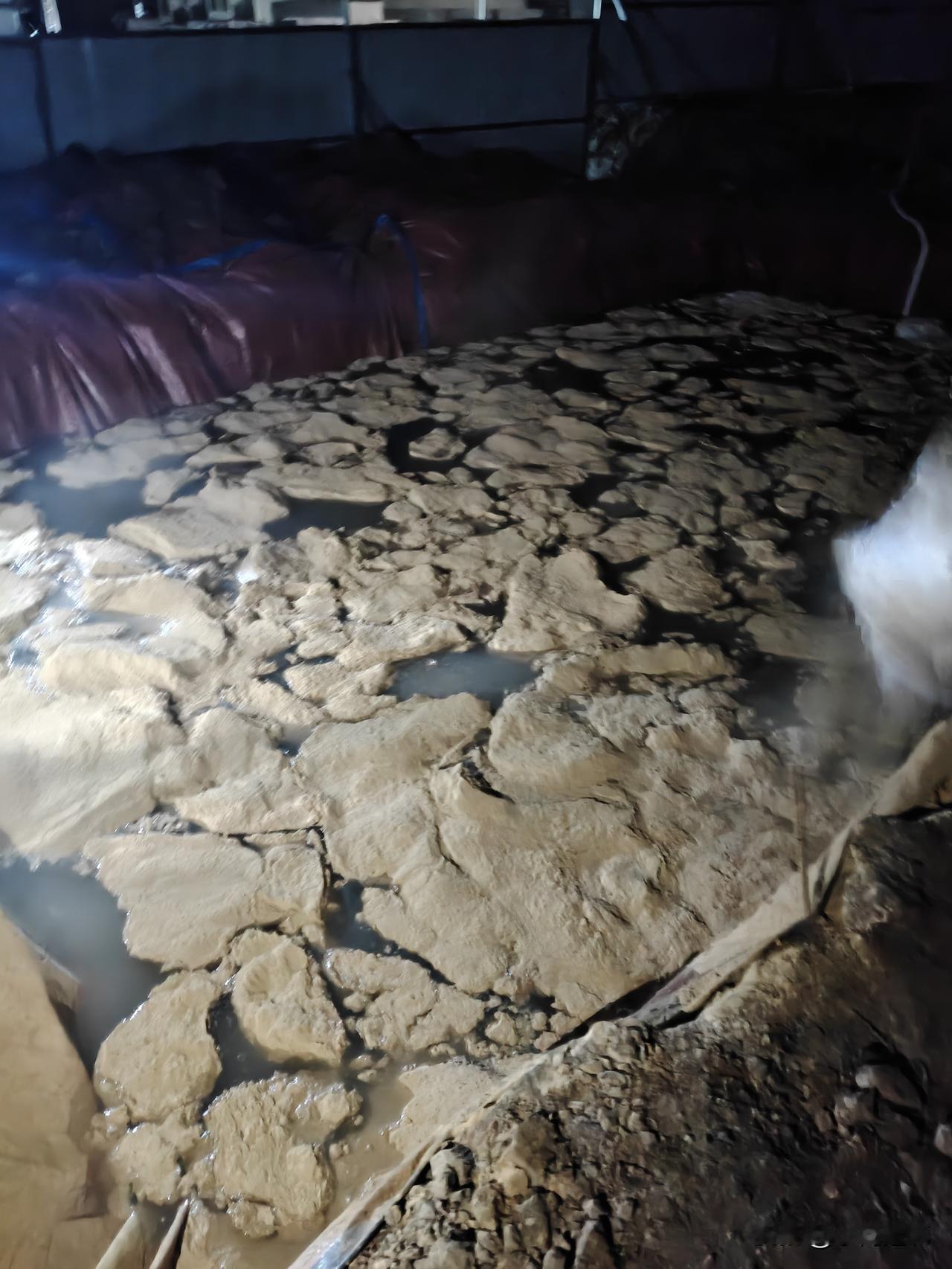 2026年的工程行业，整体处于“存量内卷、增量萎缩”的深度调整期，用“冰火两重天