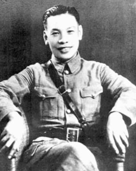 1948年蒋经国查办孔祥熙之子，宋美龄亲自出面劝阻：你们是兄弟，请不要内斗！1