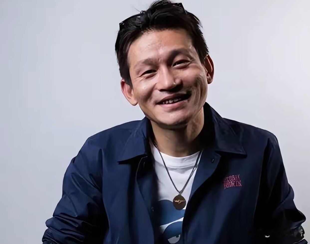 47岁余皑磊：从日薪50到演技封神，他的火藏着26年的踏实张艺谋问他演男三号