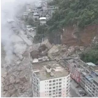 8点发现落石，9点楼塌了：那个提前1小时敲门的人，救了60条命但这背后，藏着