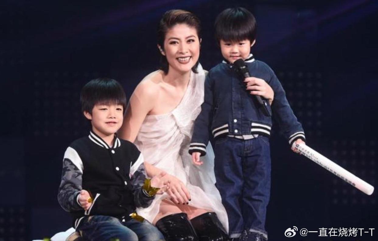 陈慧琳儿子17岁，终于长大成人，长相曝光，网友:真不像妈​
