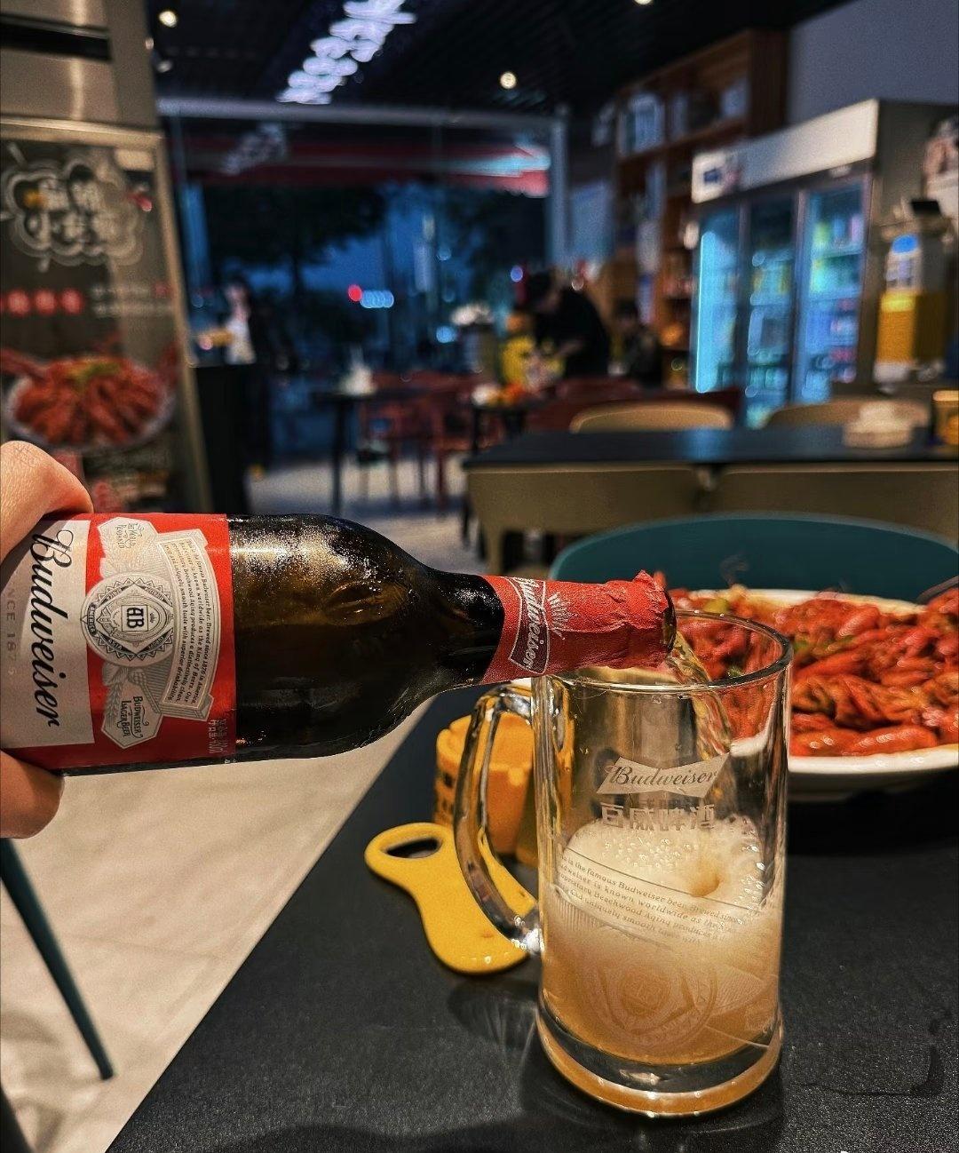 今天早上起来，发现阿姐在厨房，但是一脸的不开心，我们都还是照常相处后面我在看盘