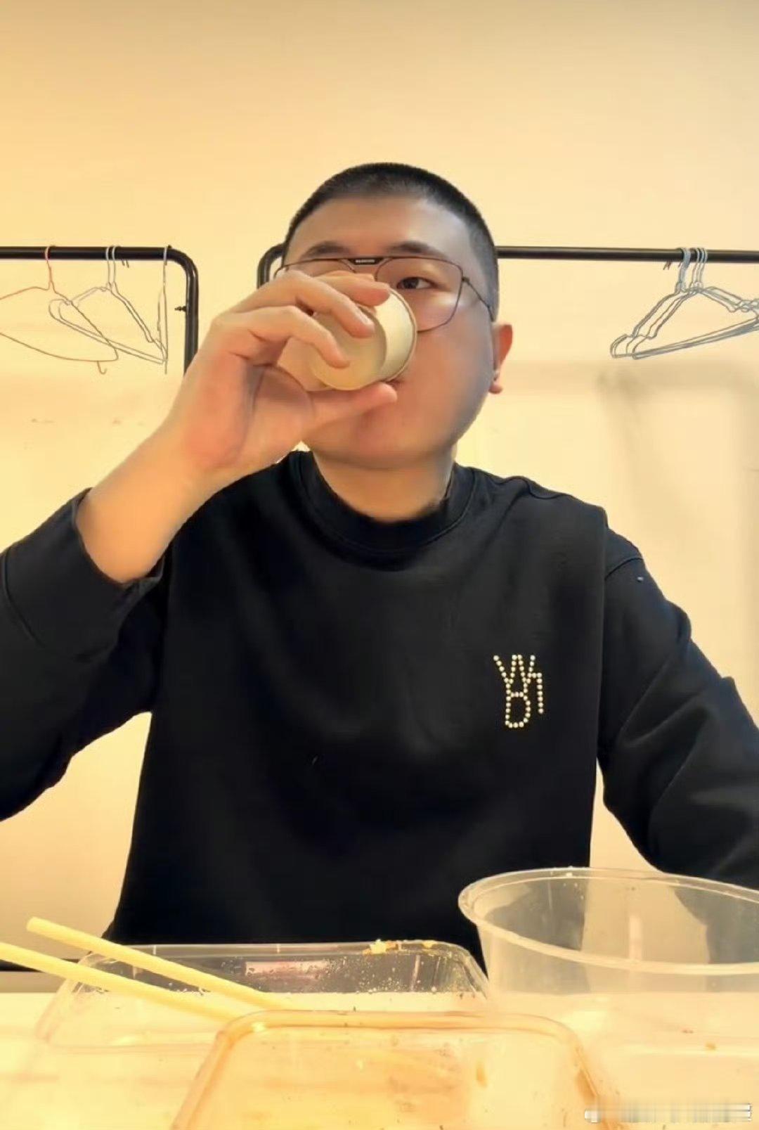 吕严全网征婚我家那小子名场面来了，吕严被答案之书连续泼冷水，脱单运势直接被判不行
