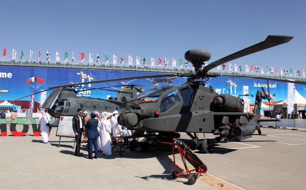 央视新闻的报道，当地时间2026年3月9日，阿联酋国防部宣布，两名飞行员在执行任