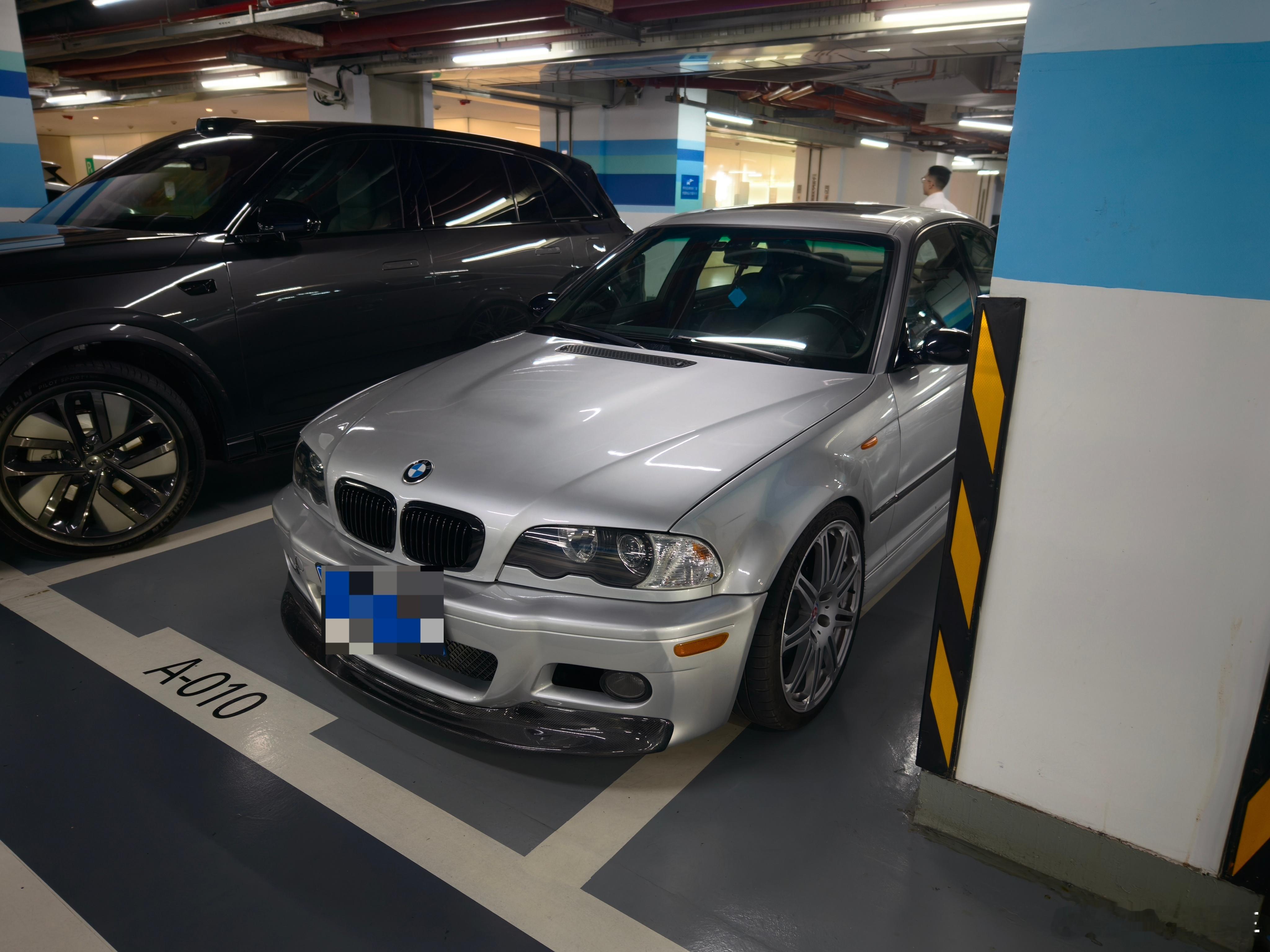 偶遇一台手动e46m3，真好呀[爱心]​​​