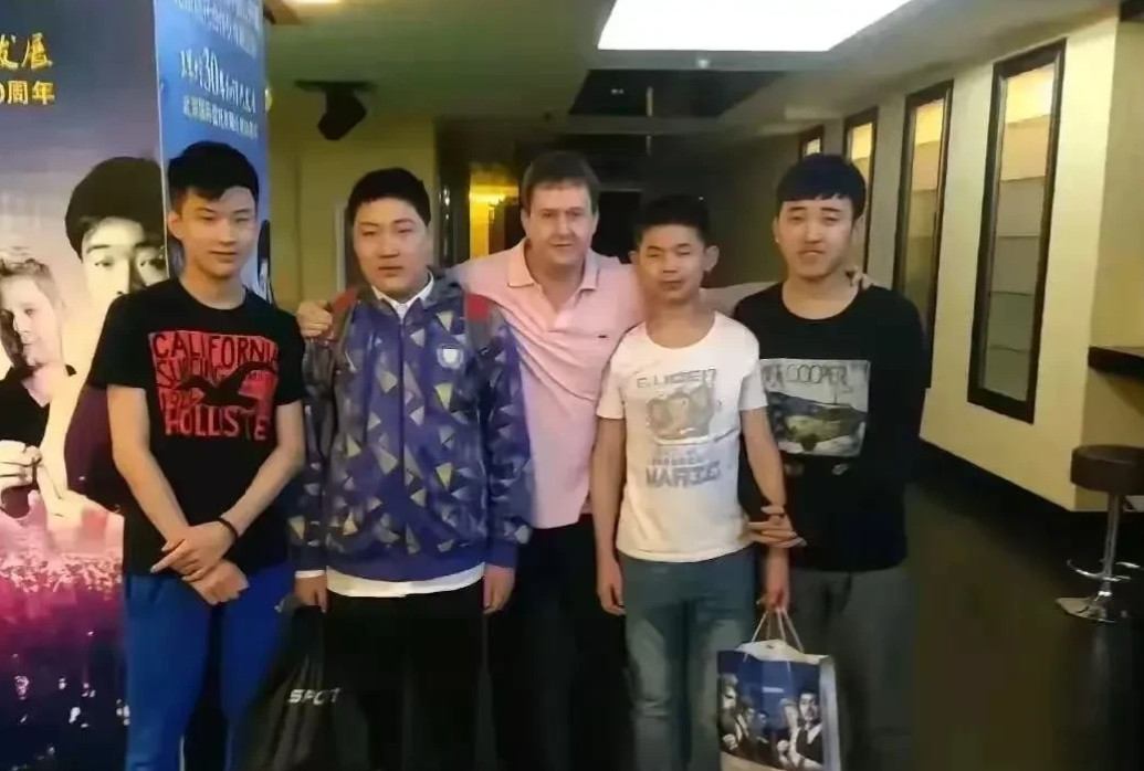 不怕神一样的对手，就怕“朱”一样的队友！赵心童夺冠后被英国选手攻击，中国台联就是